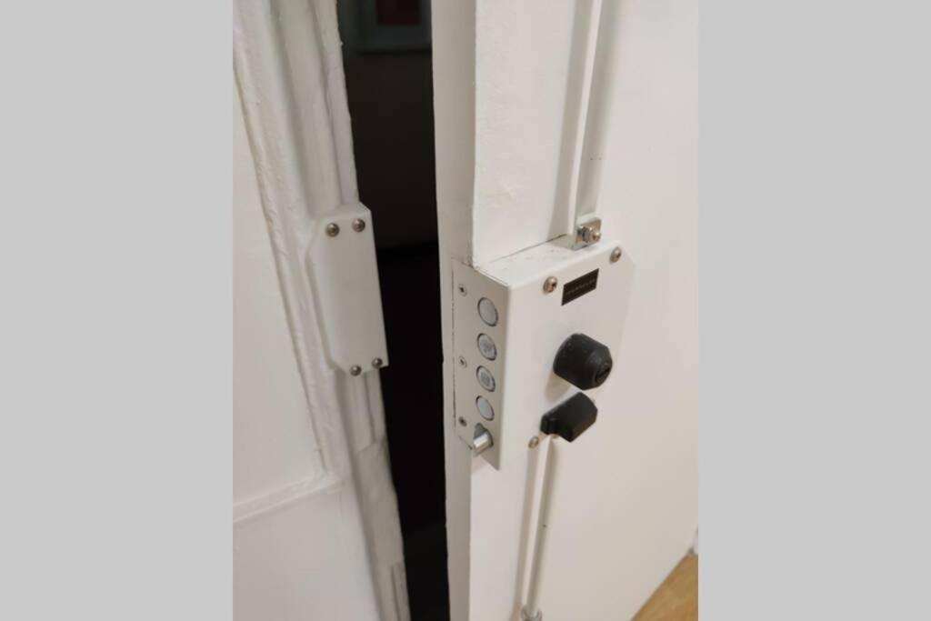 マルセイユJoli T2 Proche Vieux-Port, Terrasses Du Port Et Metro Jolietteアパートメント エクステリア 写真
